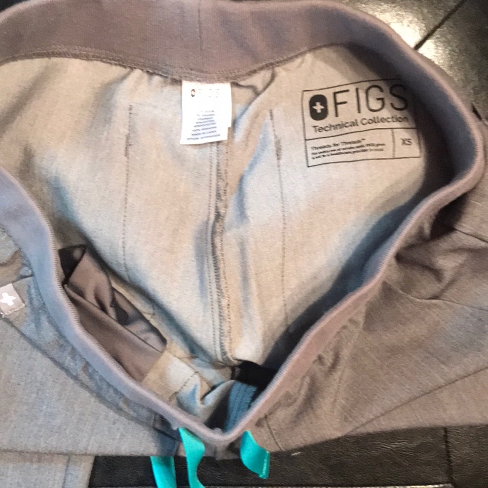 Figs gray scrub bottoms; size XS; like new